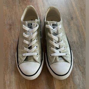 Converse Chuck Taylor All Star Girls Silver Sparkly Low Top Sneakers Sz 2